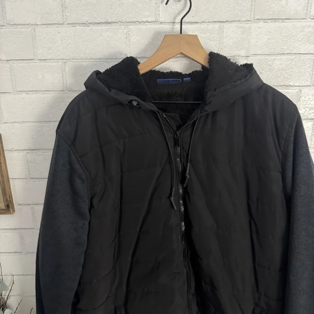 APT. 9 Men’s Cozy Black Hooded Puffer Jacket